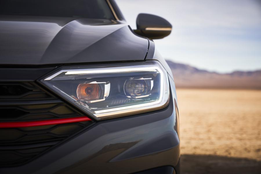 Детали экстерьера Volkswagen Jetta GLI S 2019 года  (NA) (фото 15 из 40)